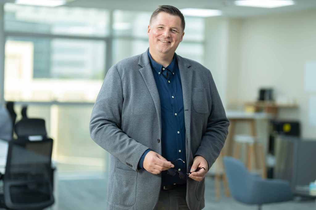 UAE Business Leaders Give AI Green Light for High-Stakes Business Decisions including Salaries, Health and Safety, and Hiring