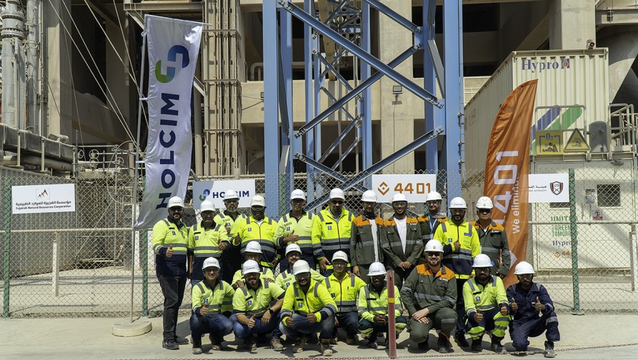 Holcim UAE & 44.01 Advances Industrial Decarbonization with Full-Time CO₂ Capture and Underground Mineralization&nbsp;Pilot